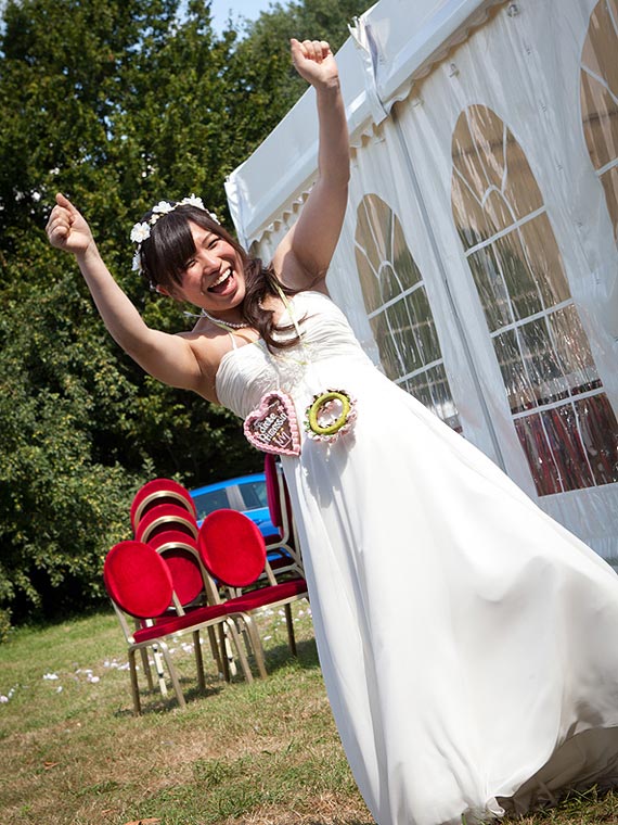 Braut bei Hochzeit in Düsseldorf am Rhein